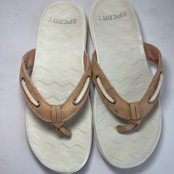 Sperry Leather Sandal with lacing detail - Picture 1 of 5